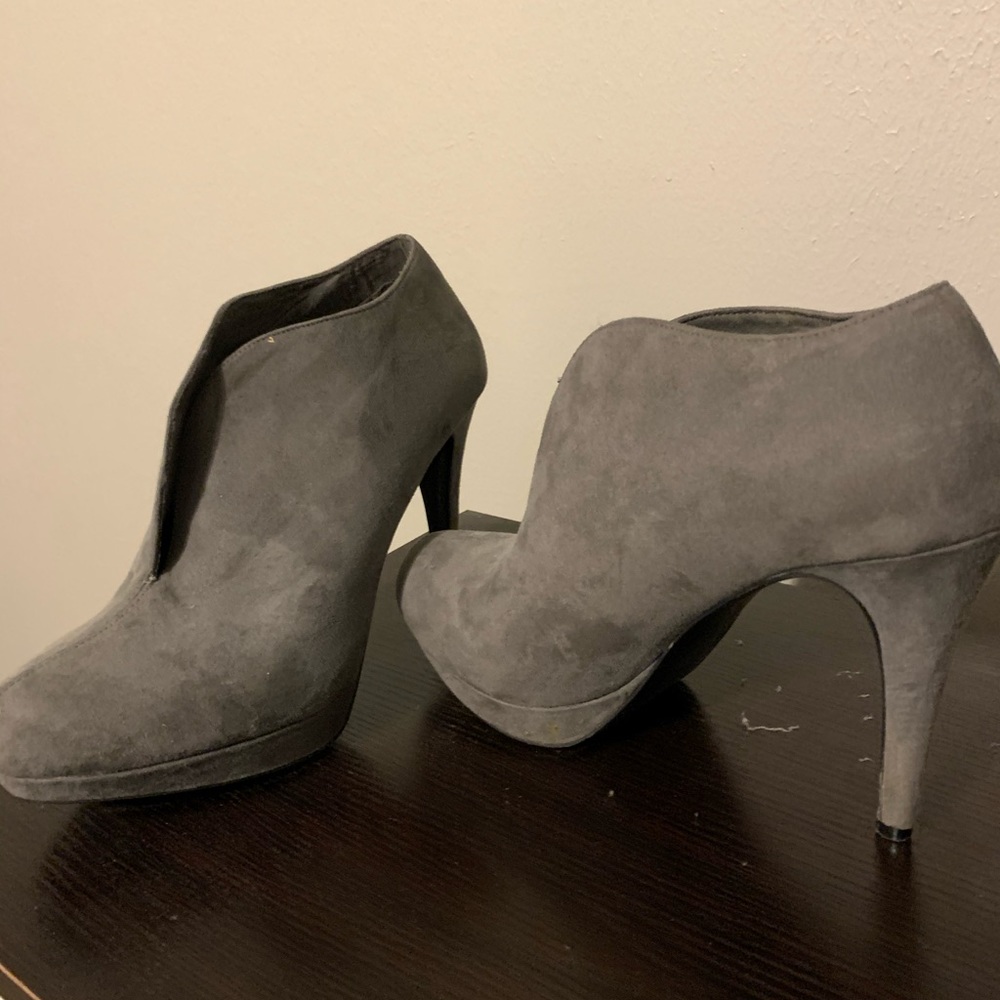 Audrey Brooke High Heels in gray!